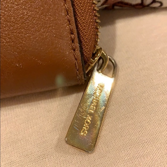 MICHAEL KORS WALLET - Picture 2 of 4